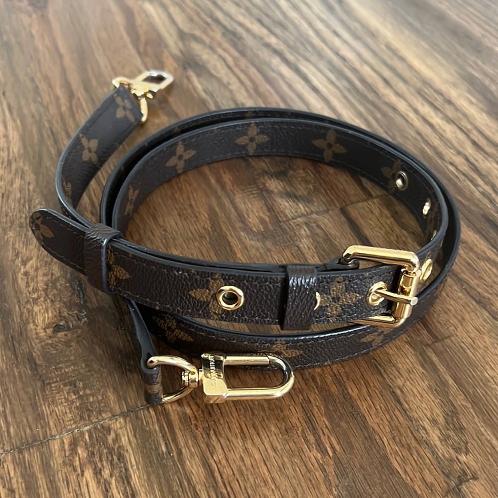 Louis Vuitton Métis adjustable monogram strap